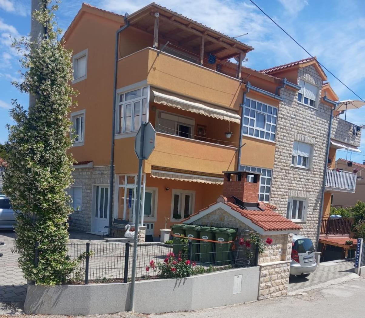 Apartment Radalj Kaštela Exteriör bild