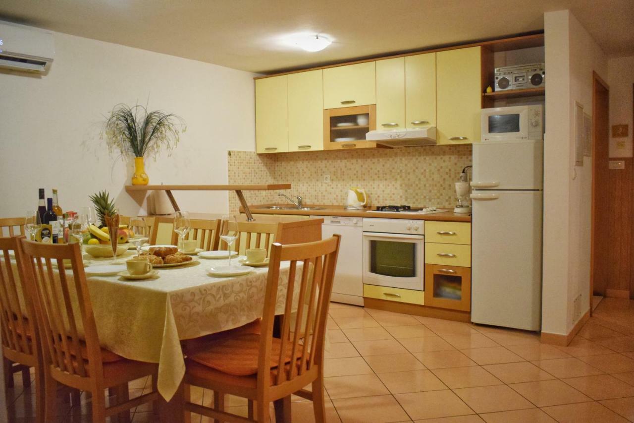 Apartment Radalj Kaštela Exteriör bild